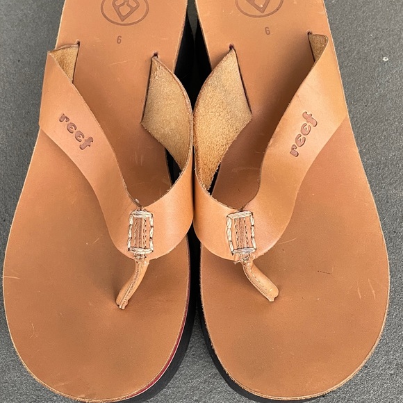 Reef Sandals - Like New - Picture 2 of 3